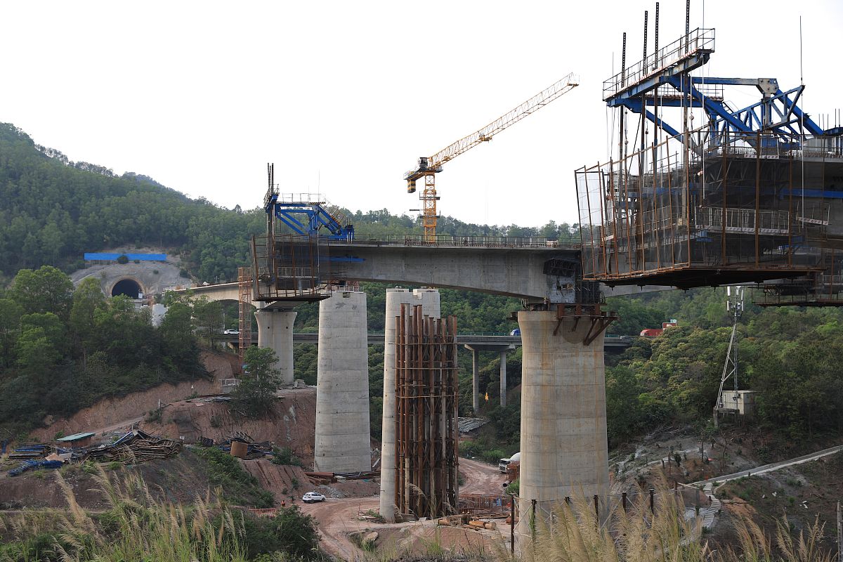 重庆市铁路专业学校3+2学制详解：学历提升与就业优势