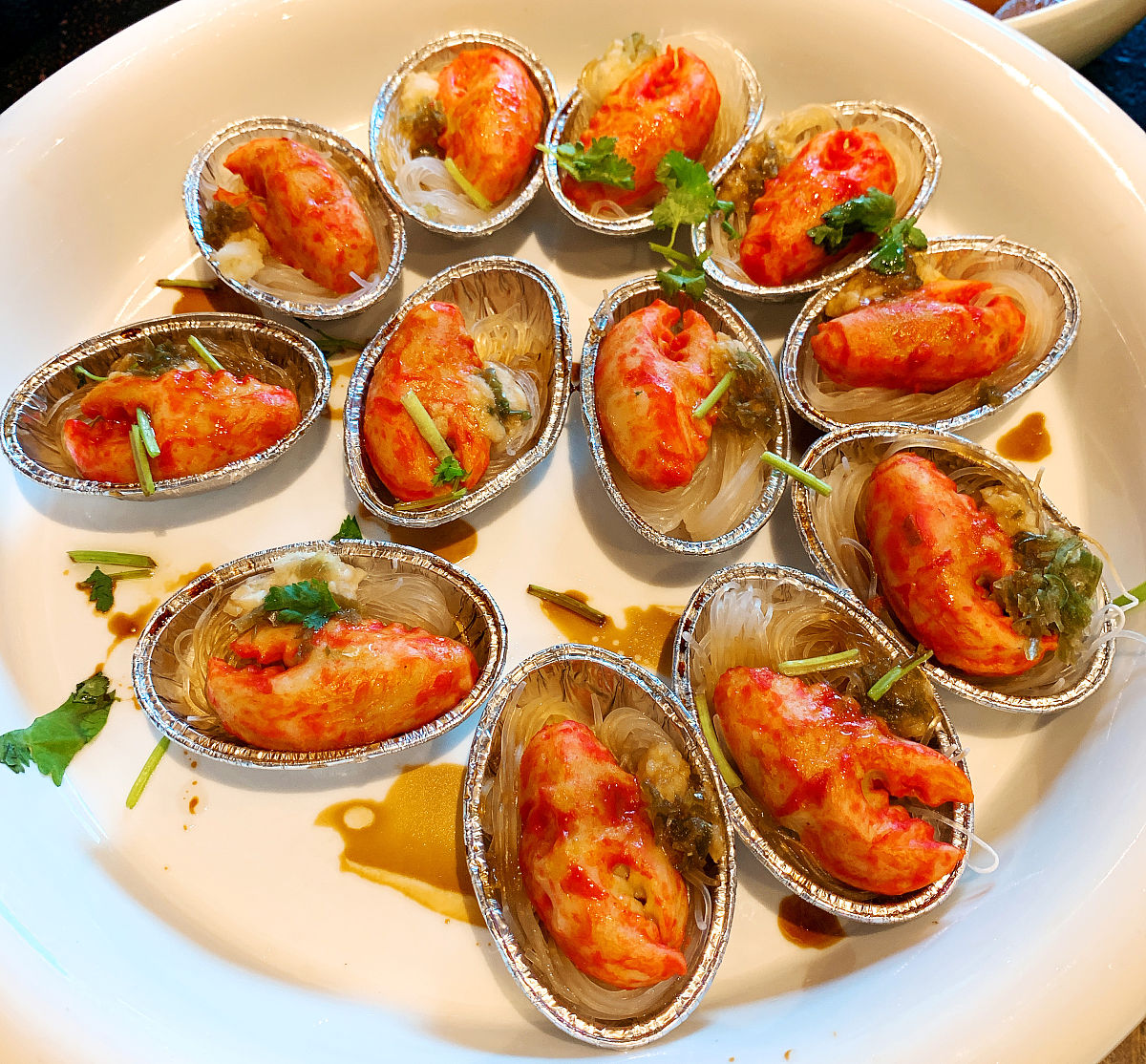 我们4个大四学生一共准备了1万2每人5000其中2000用于购物准备从长春出发进行为期一周的旅行不跟团请问有哪些好的城市好玩的地方？请帮我们制定一个旅游计划。