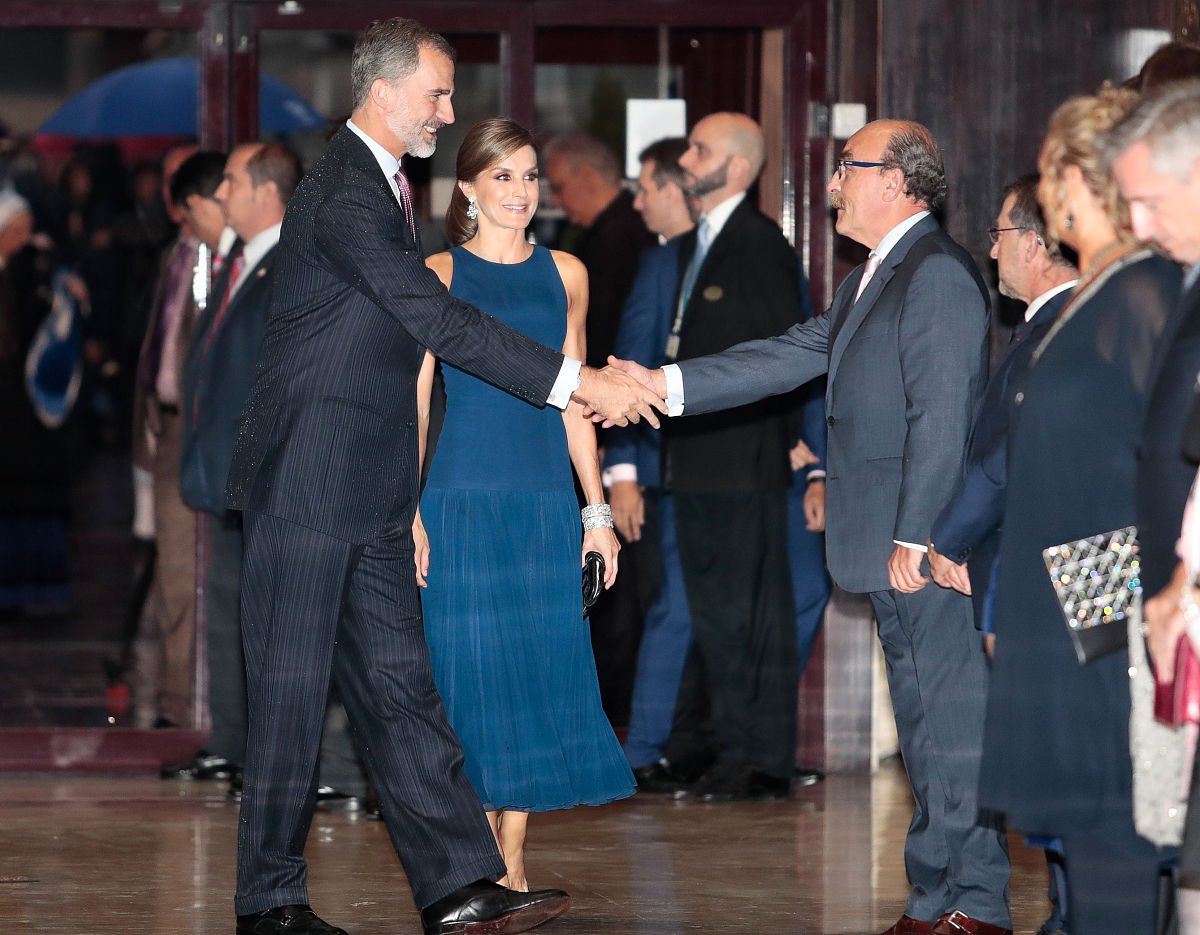 阿世是什么意思_词语阿世的意思