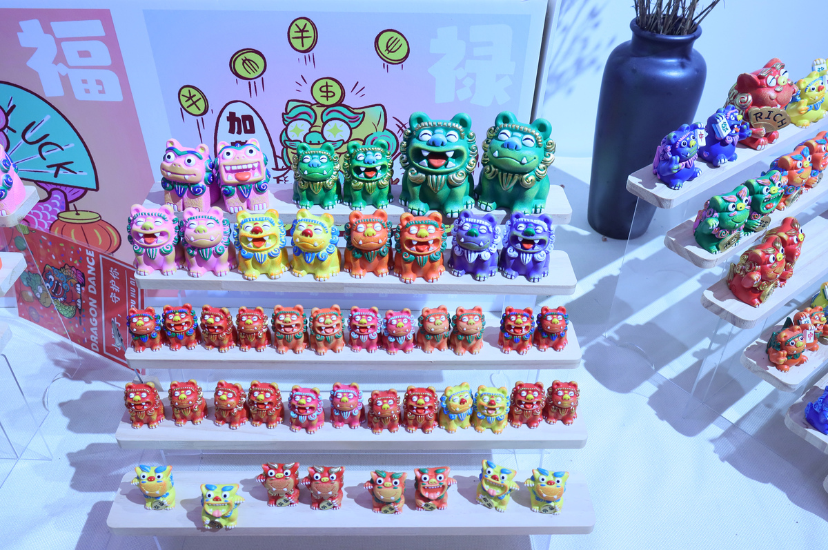 根据潮玩盲盒行业中出现的问题逐条列出对策1赌徒心理滋生畸形消费、2过度营销扰乱市场秩序、3、加强IP授权管理能力 不少于1500字