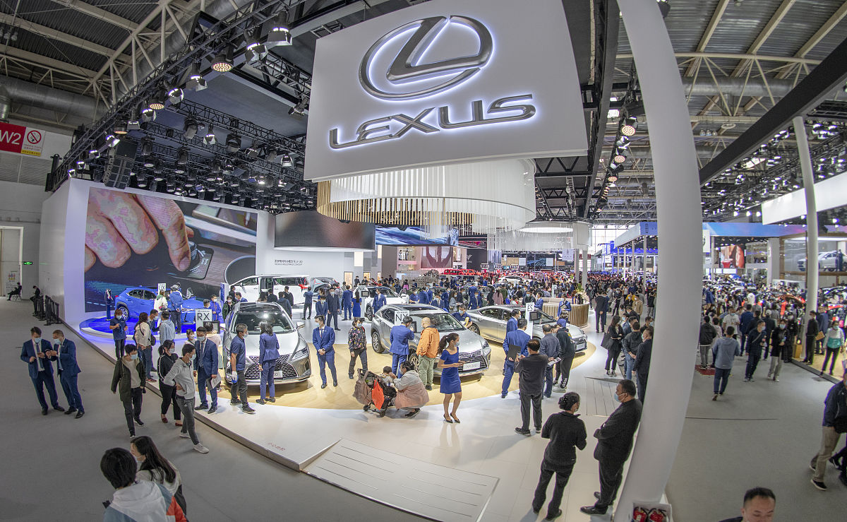 雷克萨斯汽车发展史：从1989年到全球豪华品牌