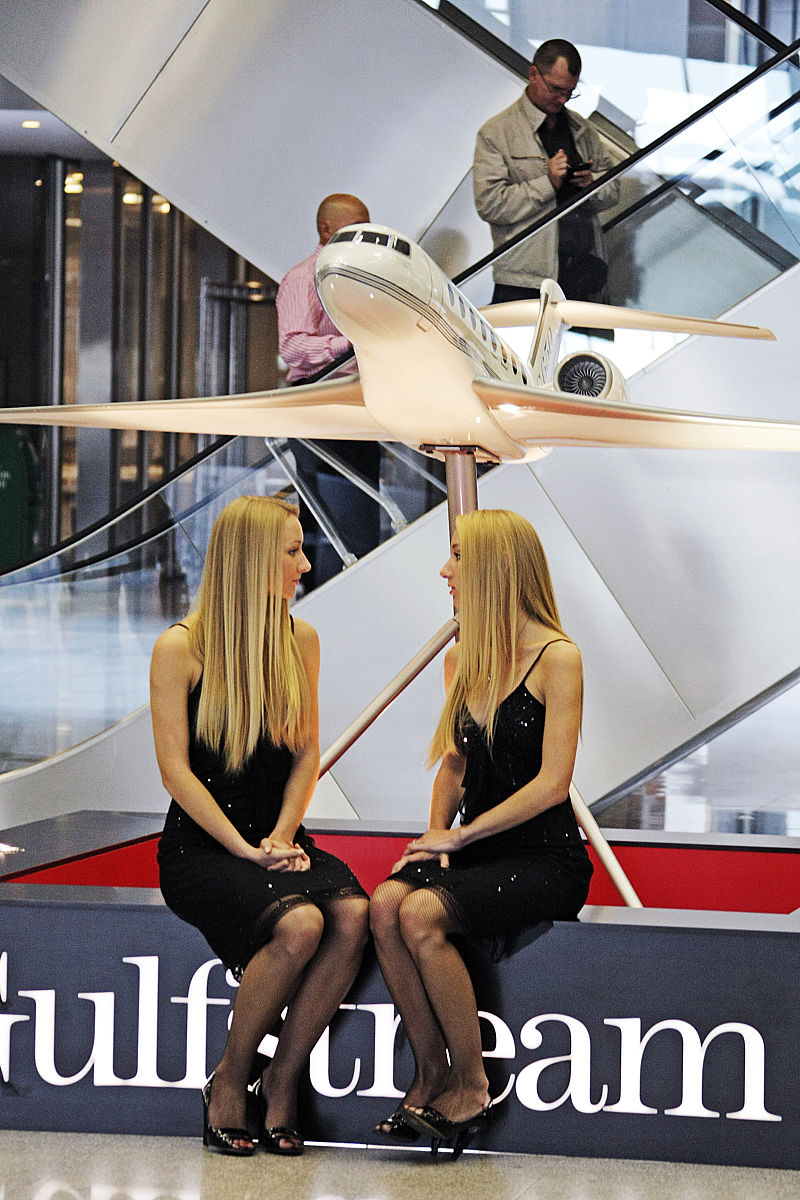 重庆工商学校2022年招生专业解读：商务管理、会计金融等热门专业等你来