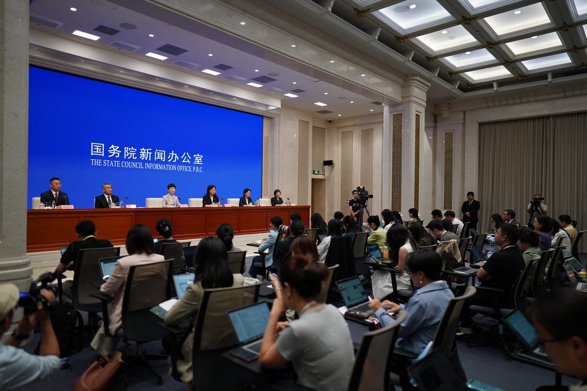大连海事大学留学生教育中心与出入境管理局座谈，共话留学生管理服务