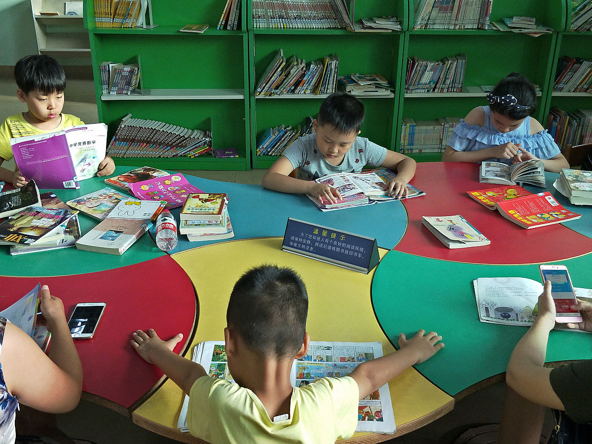 写幼儿园图书区的活动包括目标和教师指导