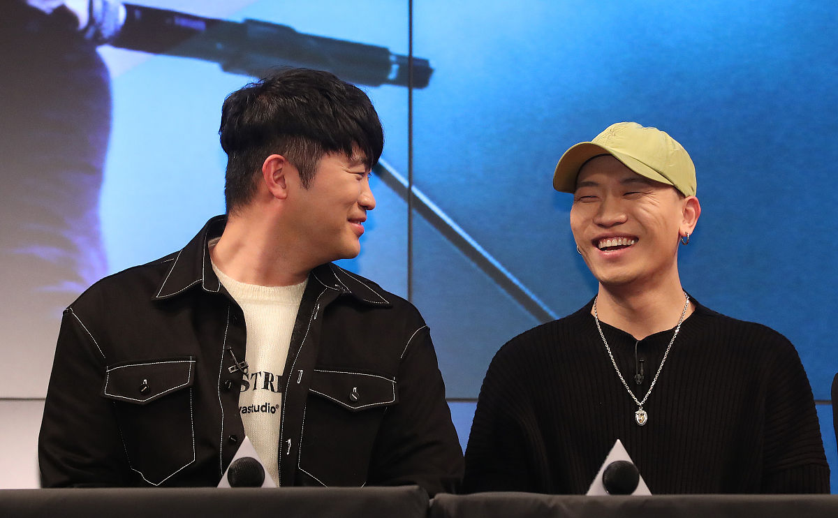 帮我取一个抖音视频的标题关于男朋友为何变得油腻