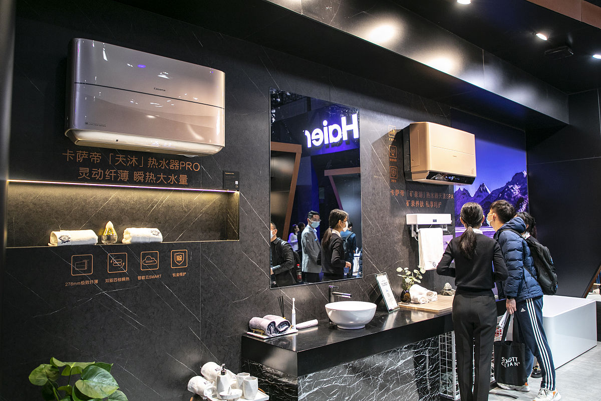 美的扁桶系列电热水器：舒适、安全、高效的热水体验