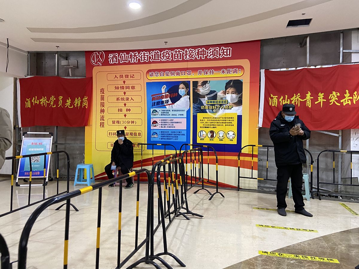 南阳市市场监管综合行政执法支队第二党支部创建五星级党支部特色创建品牌铁拳柔情柔性执法作为基层党组织南阳市市场监管综合行政执法支队第二党支部一直致力于提高综合行政执法水平以五星级党支部为目标不断推进特色创建品牌实现柔性执法真情服务。铁拳柔情是南阳市市场监管综合行政执法支队第二党支部的特色执法方式。在严格依法的前提下充分考虑当事人的诉求与需求在执行行政处罚时注重规范程序、讲究方法以柔性执法方式处理事务