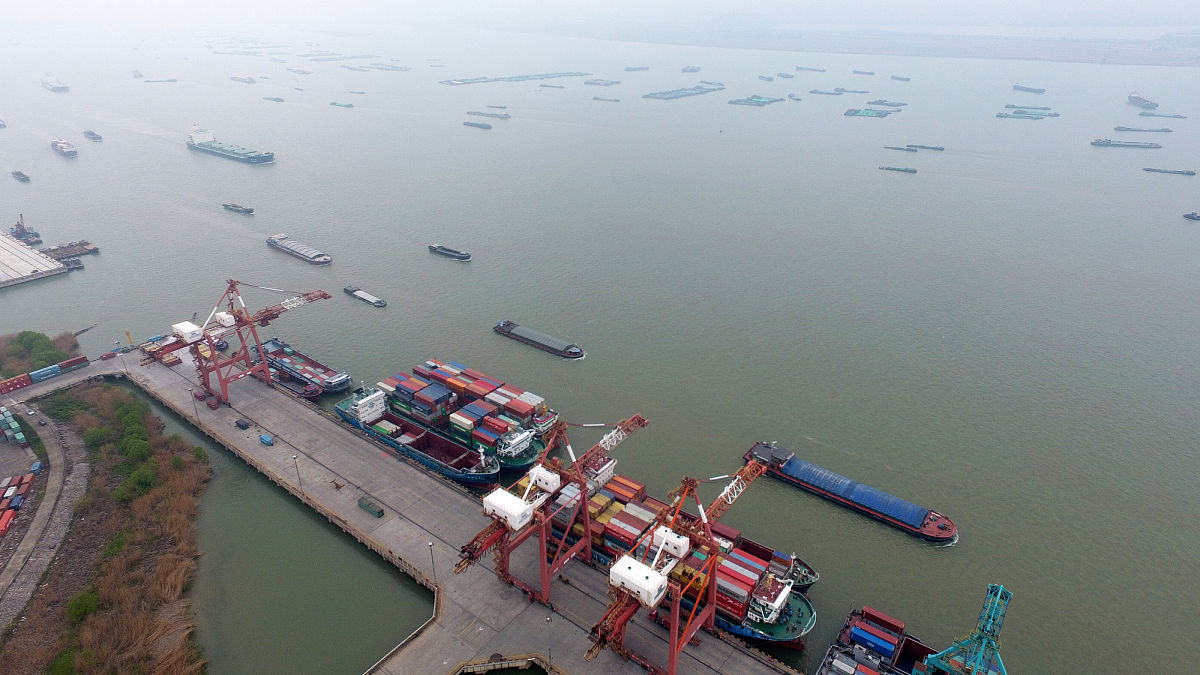 描述港口的集疏运条件