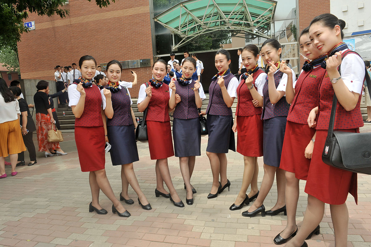 成都航空学校航空服务专业就业前景：行业发展趋势及职业规划