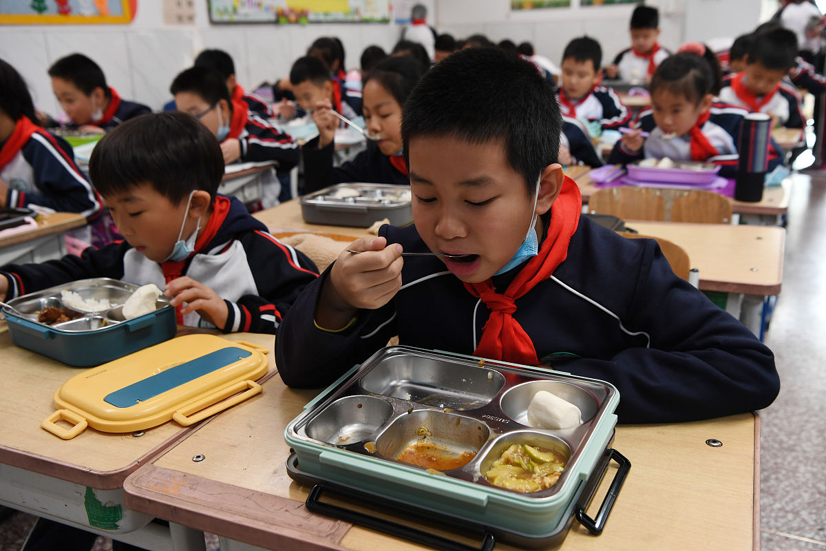 创意之花绽放：幼儿自主用餐教育的魅力
