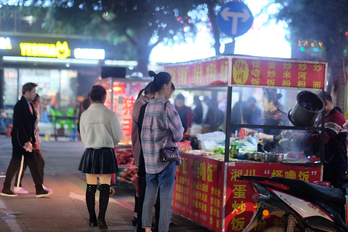 深圳哪些地方可以摆摊