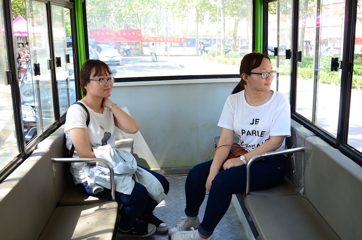 聊城工业学校专业设置：机械、电子、计算机等领域，涵盖新兴方向