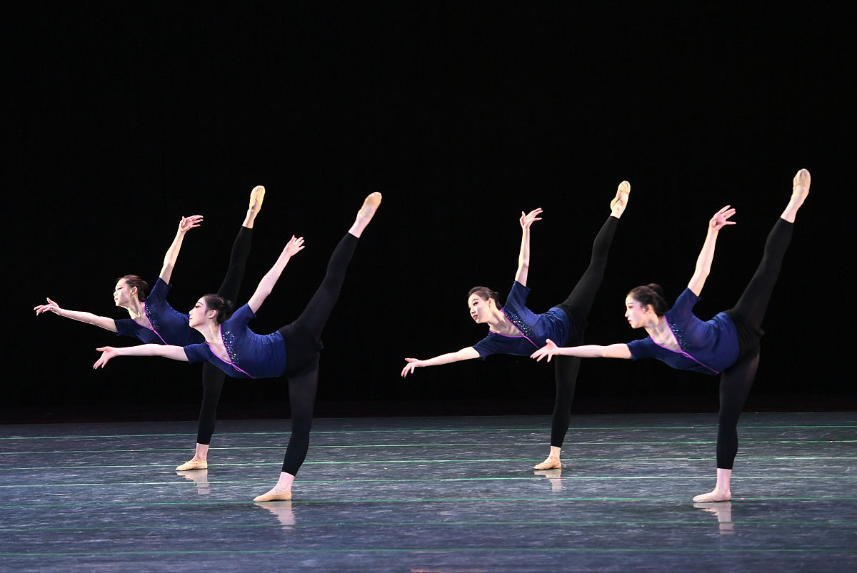 昆明艺术职业学院舞蹈表演专业解析：课程、教学、就业前景