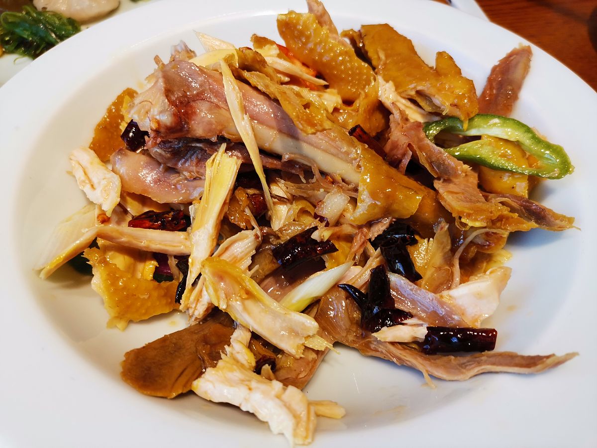 电饭锅酱油手撕鸡：简单易做，鲜香美味！