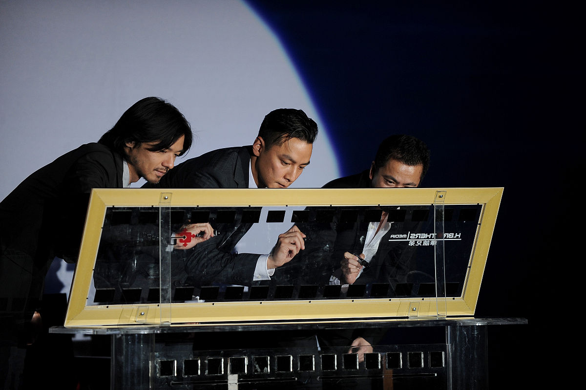 揭秘好莱坞剧本创作秘诀：结构、角色与情感共鸣