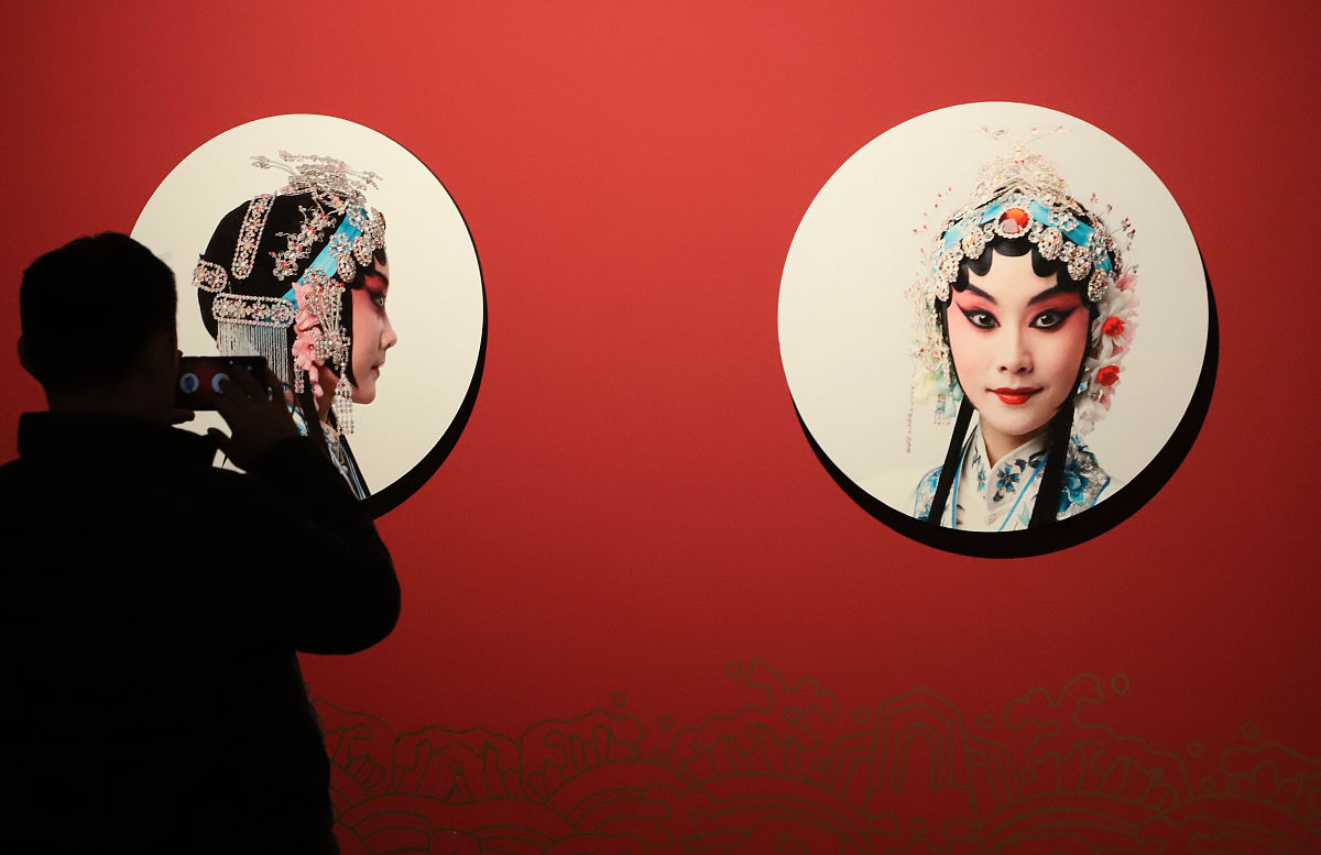 戏曲的审美特征中程式性体现在哪些方面？四功五法四功五法角色行当表演动作伴奏音乐