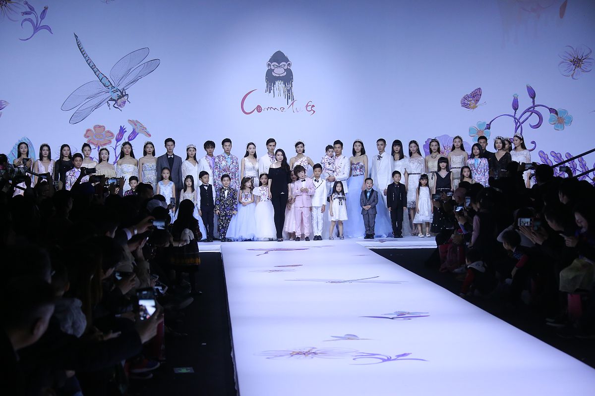 2017年11月4日,北京,2018春夏中国国际时装周:comme tu es·刘嘉 品牌