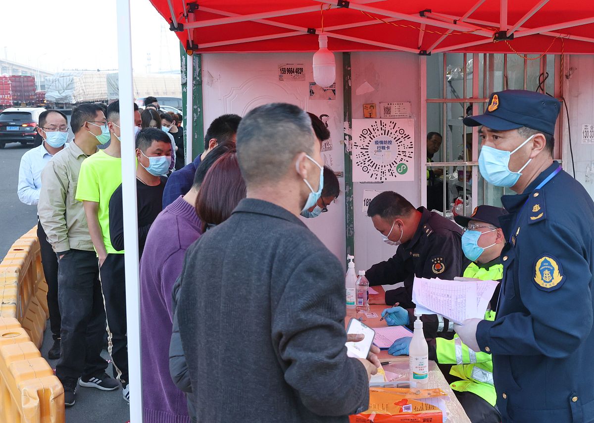 乡镇反走私进市场宣传简报：打击冻品、成品油、'洋垃圾'等走私行为