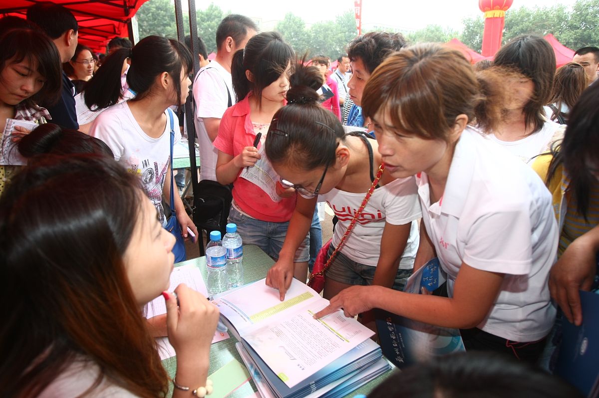 招生志愿服务社会调查心得体会：提升沟通能力，了解社会问题