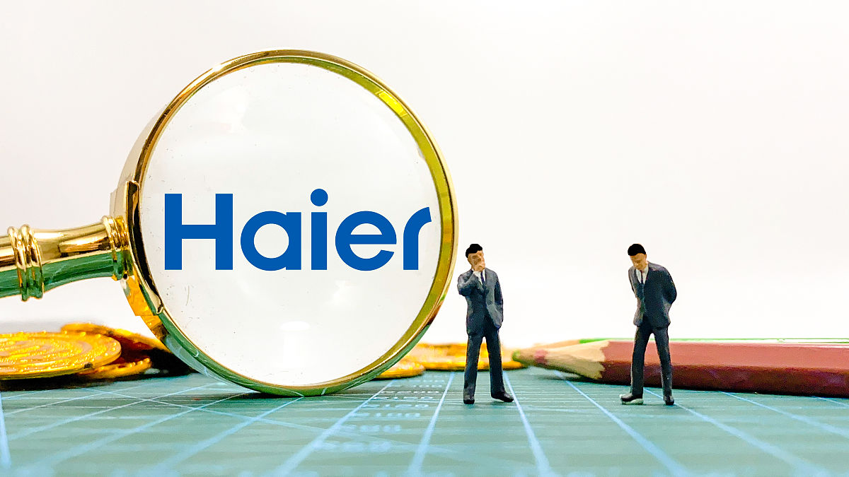 KS：1对海尔表示感谢并表示继续紧密合作 2希望海尔能够更加重视品质和售后服务。 3产品维度冰箱层面：小型冰箱以及冷柜的静音性能可以形成差异化卖点；全嵌式 冰箱的放热以及铰链技术在日本有很大用户价值；希望海尔在拓展超大型的同时不放弃中型大型； 洗衣机层面：客户强烈建议企划开发洗涤干燥同容量产品研发已作为创新课题在解决。E