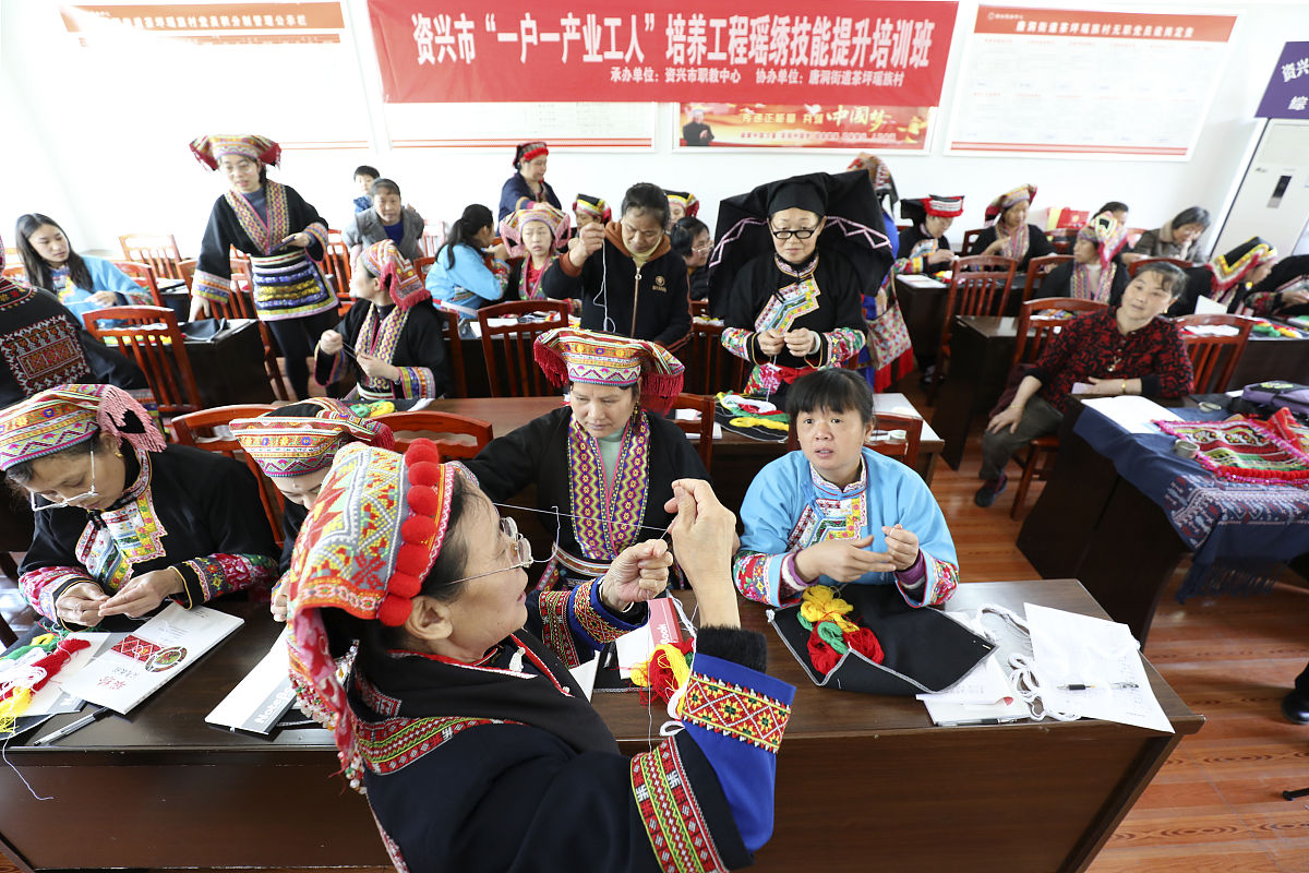 跨文化护理交际能力提升反思：从理论到实践