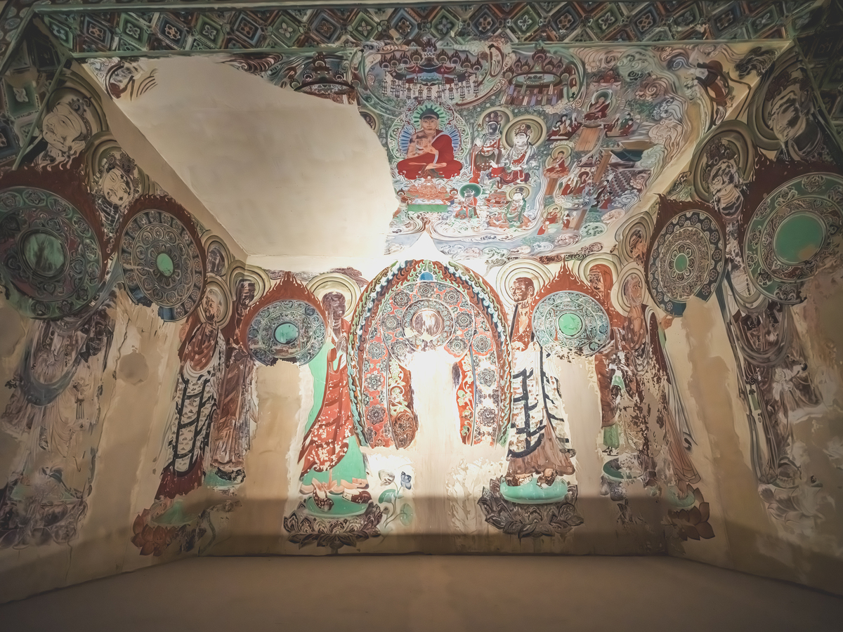 敦煌旅游攻略：莫高窟、鸣沙山月牙泉等景点介绍