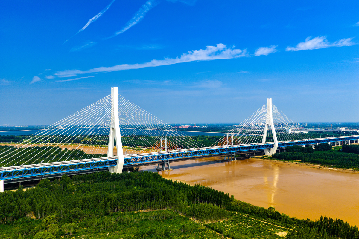 滨淄黄河大桥：连接高青惠民，促进山东发展