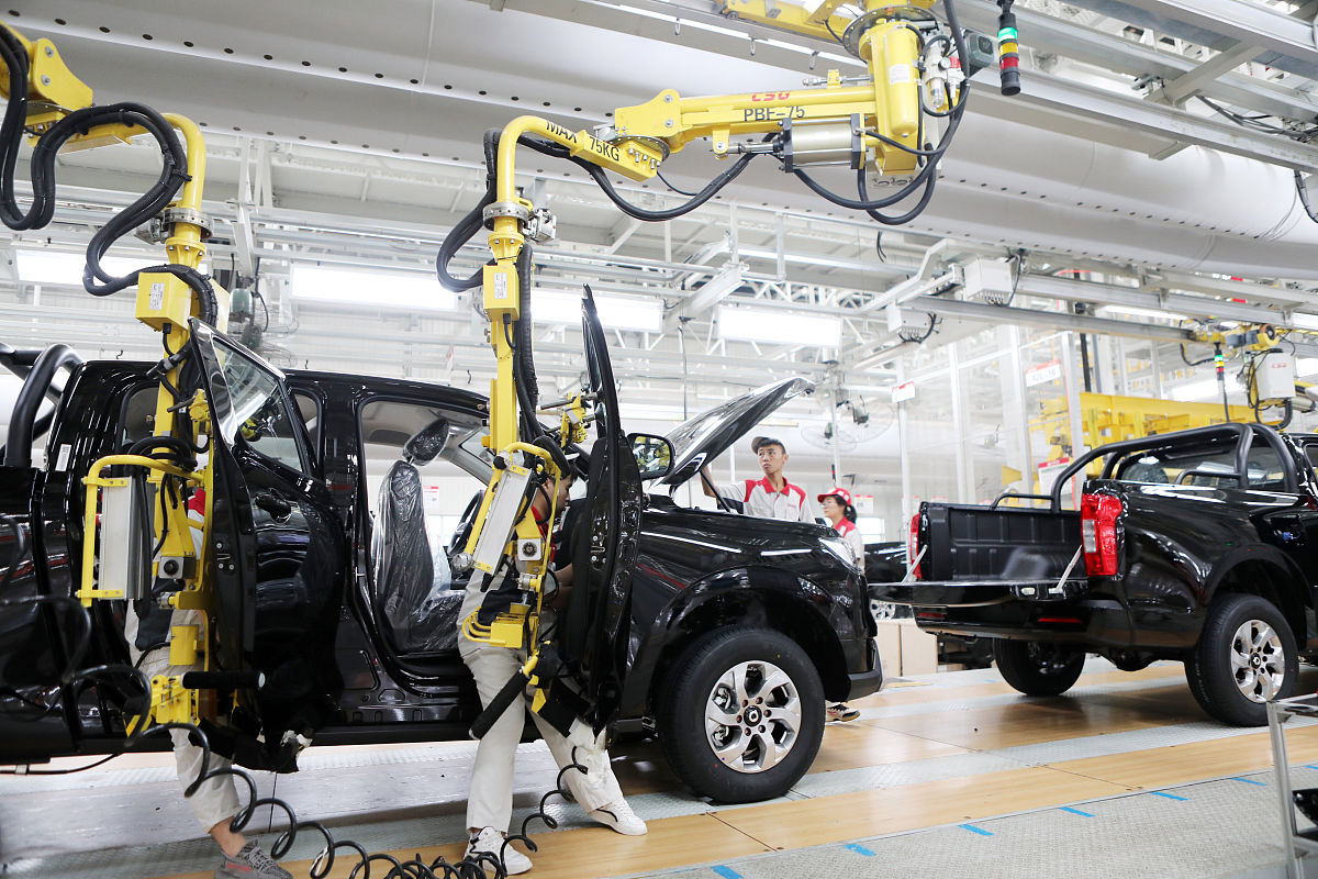 重庆女生学汽修：哪所学校好？2021年热门推荐