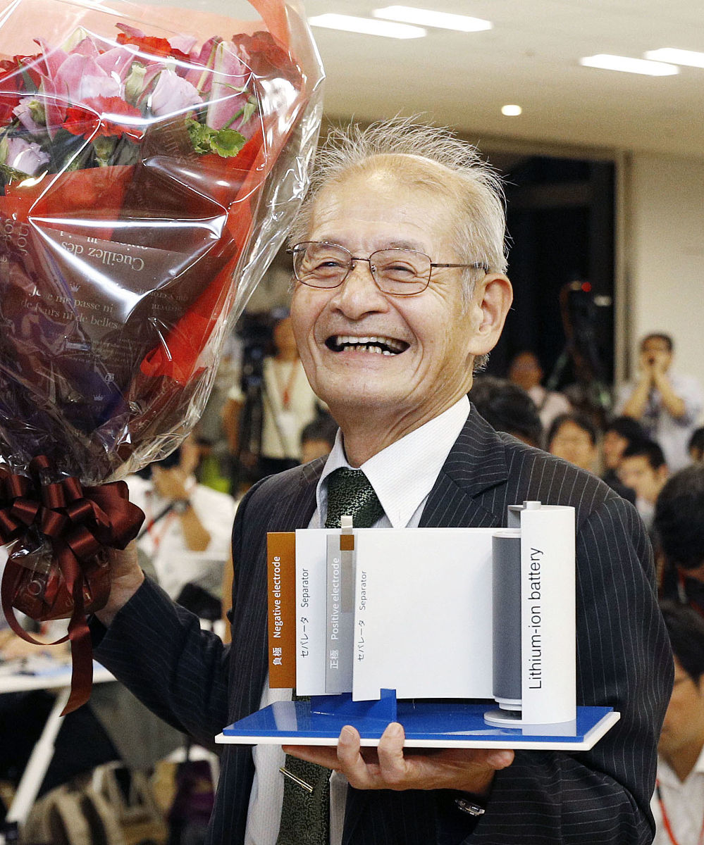 东京,2019年诺贝尔化学奖得主吉野彰(akira yoshino)出席<strong>新闻</strong>发布会