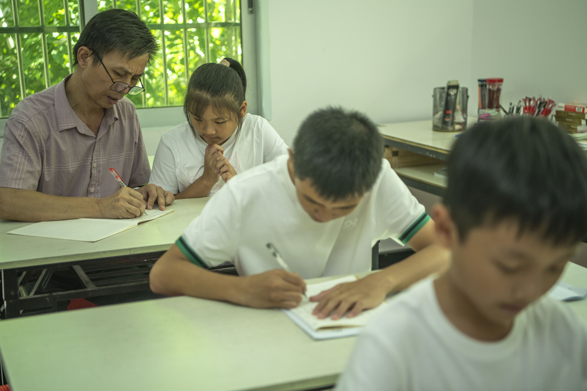 勤奋好学、乐于助人，他是同学们心中最好的伙伴