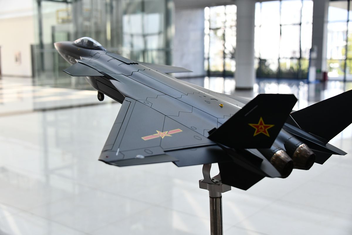 歼8战斗机发展历程 5000字左右