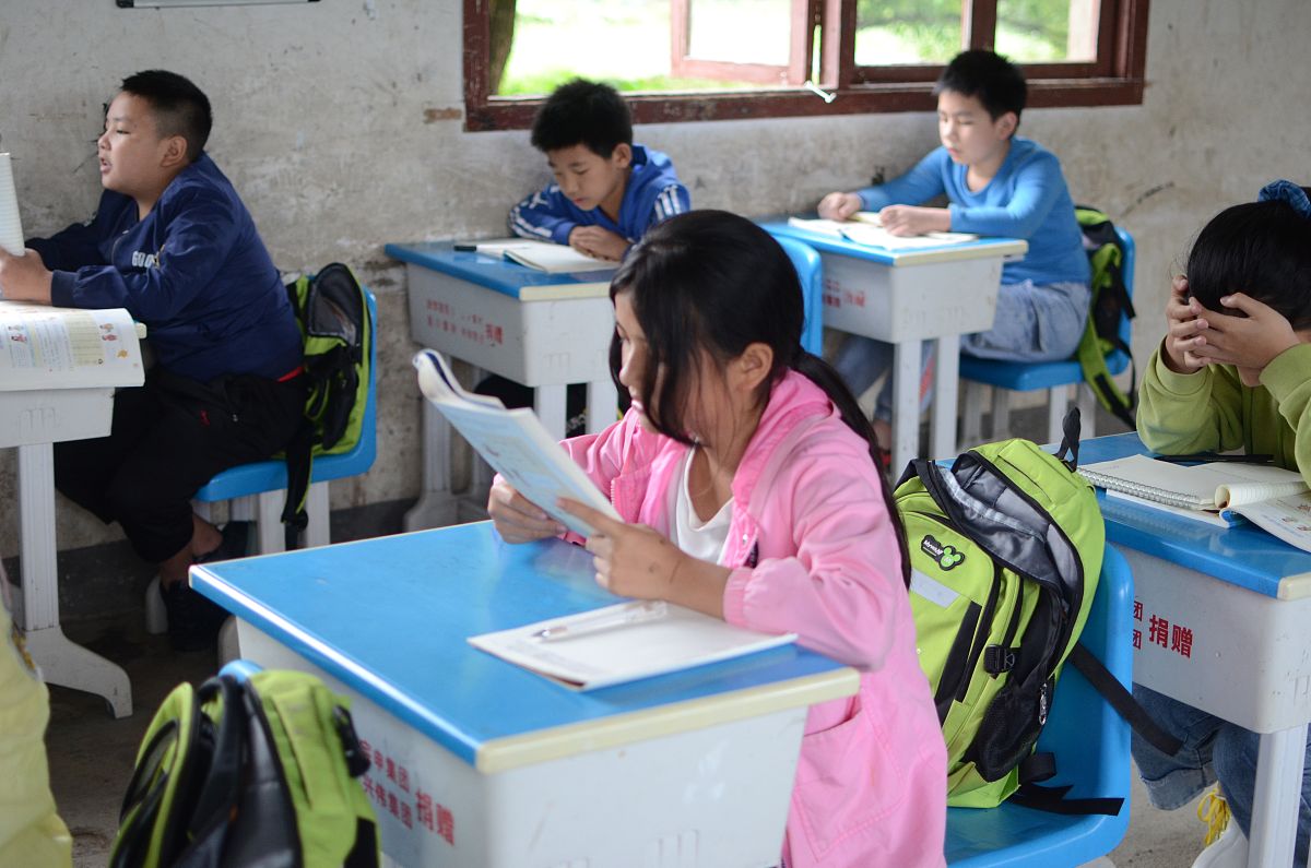 云南姚安县初中生学高铁学校要读几年-好不好