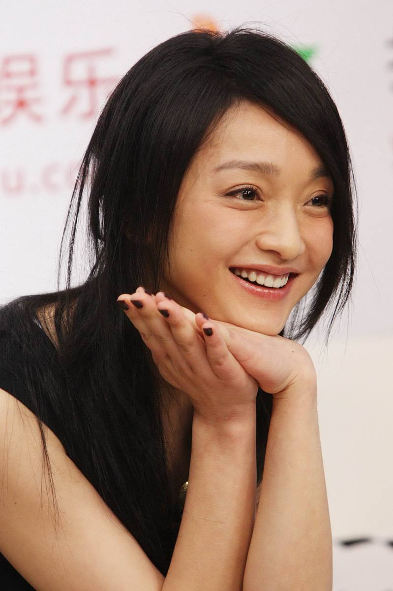 2009年4月24日,北京,周迅出席环保官网落户搜狐活动.+++_+++周迅,受伤