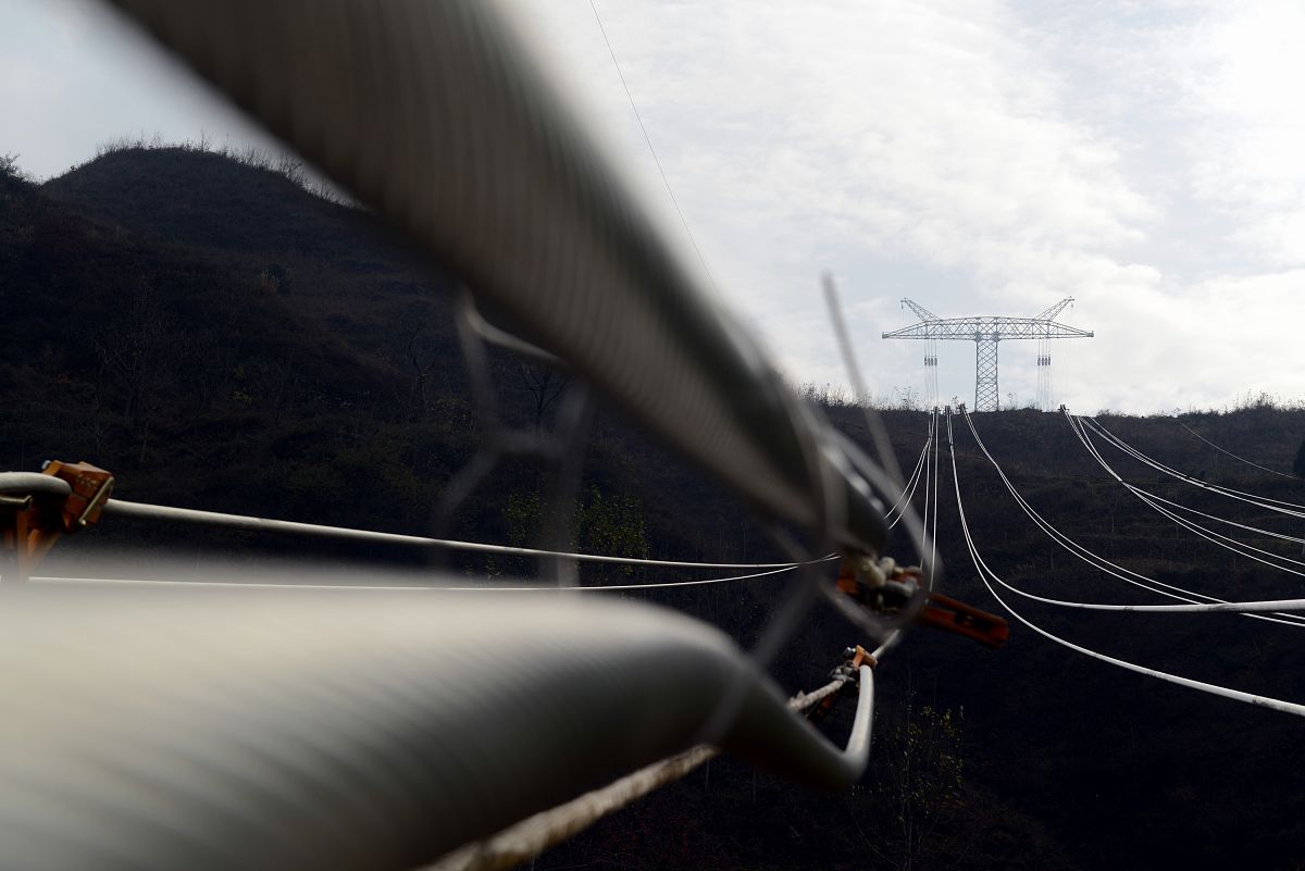 传统直流输电背景：从早期应用到现代发展