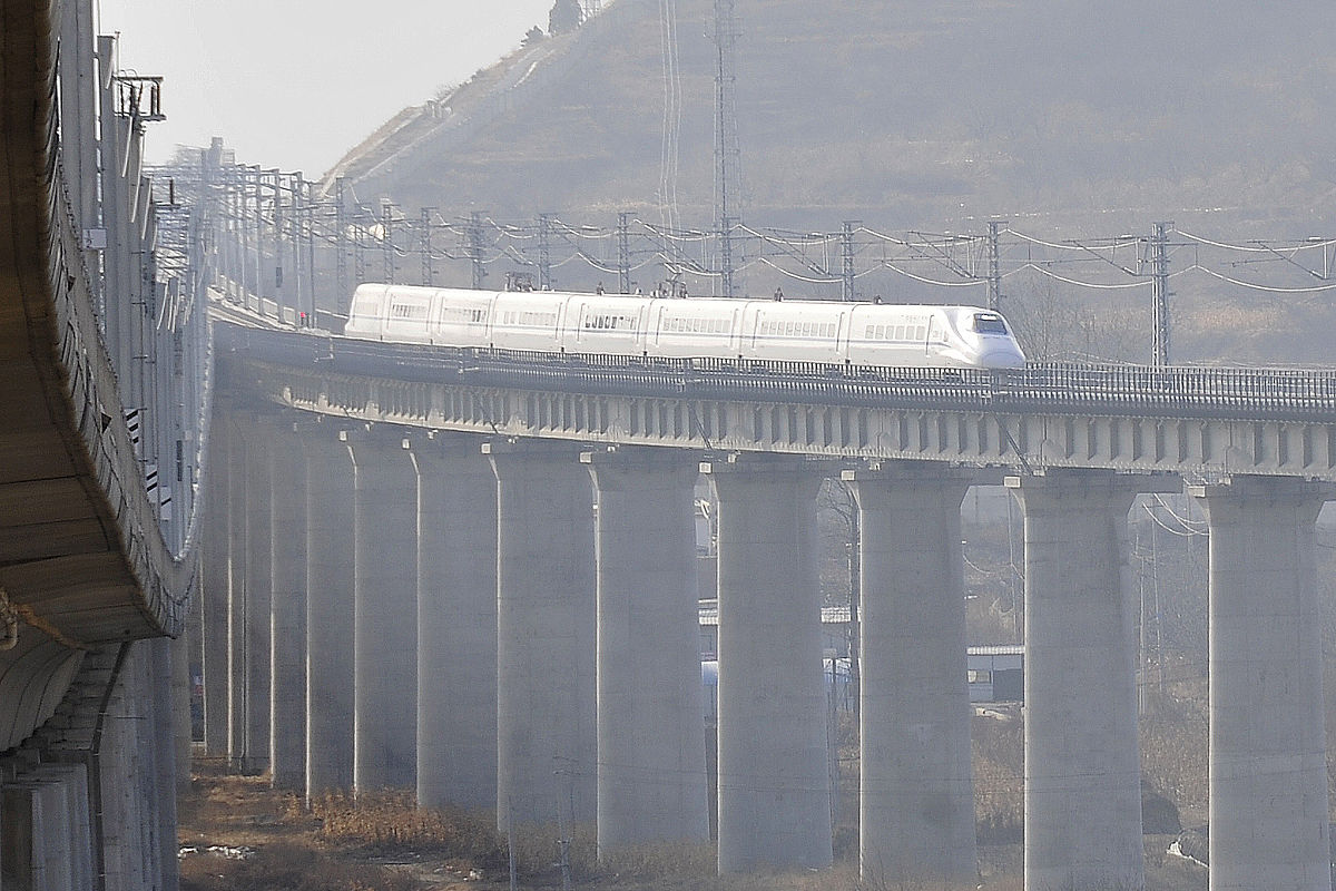 2019年成都铁路学校就业前景分析：机遇与挑战并存