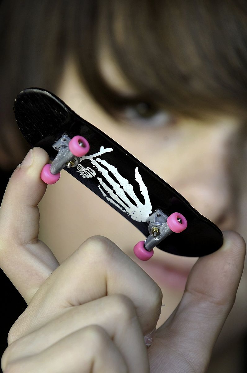 手指滑板：技巧、技巧和比赛 - 指尖上的滑板体验