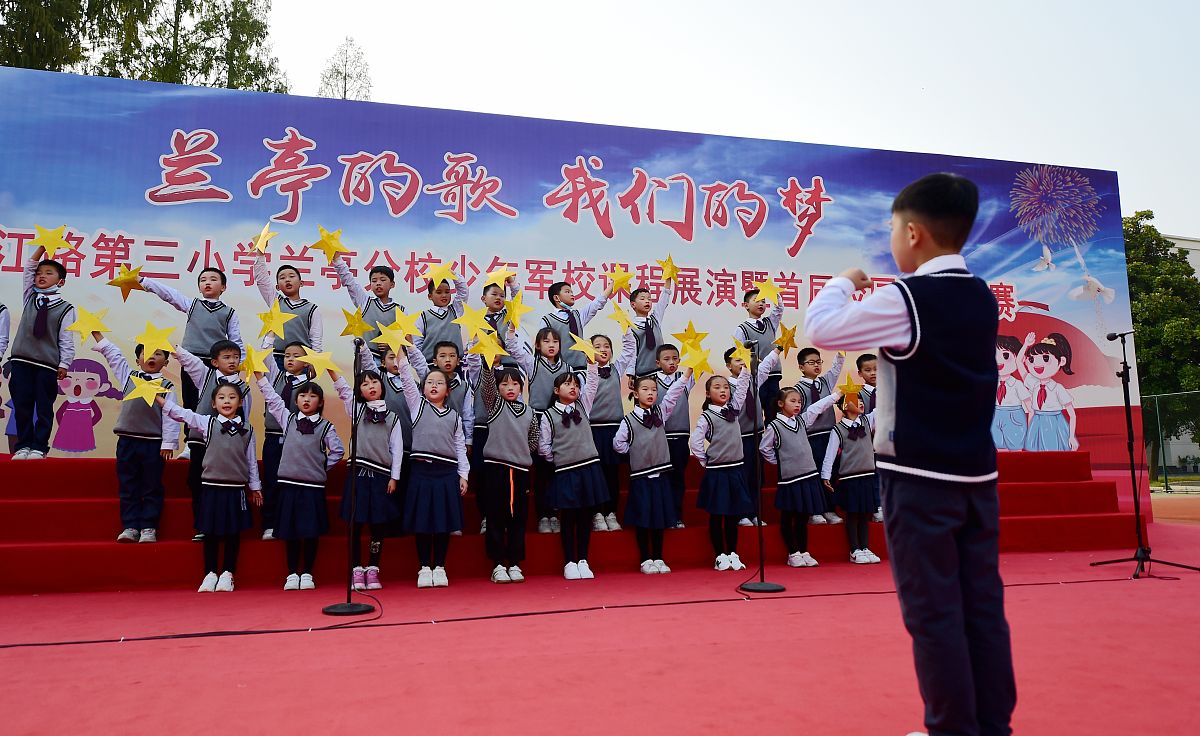 请模拟写一份本学期关于阜安小学文艺工作的总结里面包含胶州市2023年中小学生艺术节器乐展演荣获二等奖、胶州市2023年中小学生艺术节舞蹈展演荣获二等奖、胶州市2023年中小学生艺术节秧歌展演荣获一等奖。