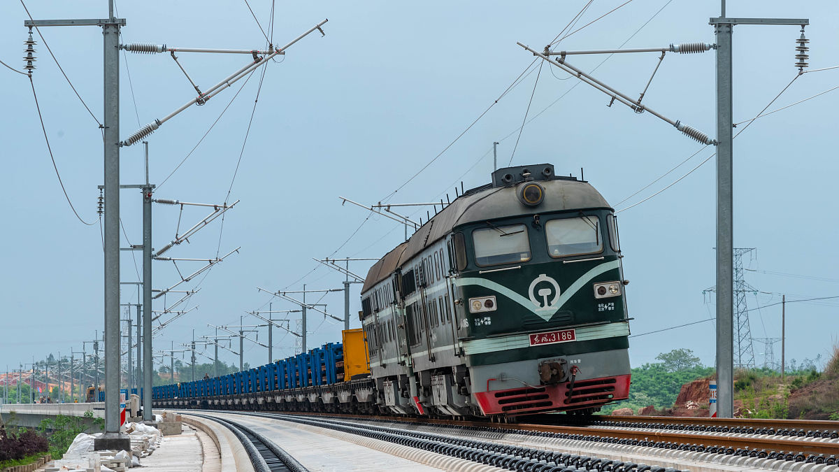 西安2023年去读铁路学校学什么对以后好一点好不好