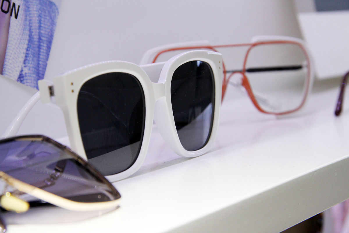 gm墨镜在中国有代工厂吗