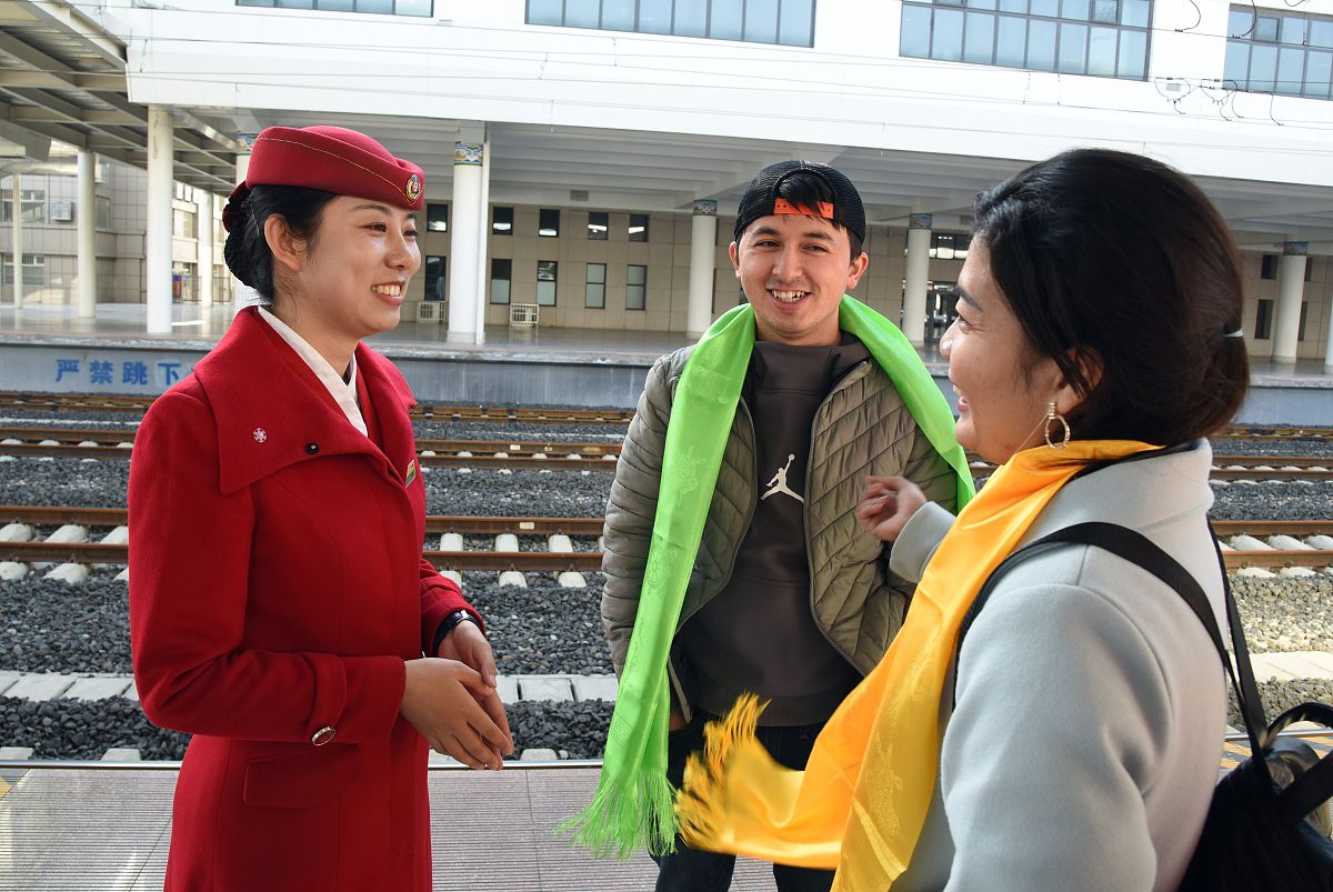 成都铁路技工学校发展前景分析：机遇与挑战并存