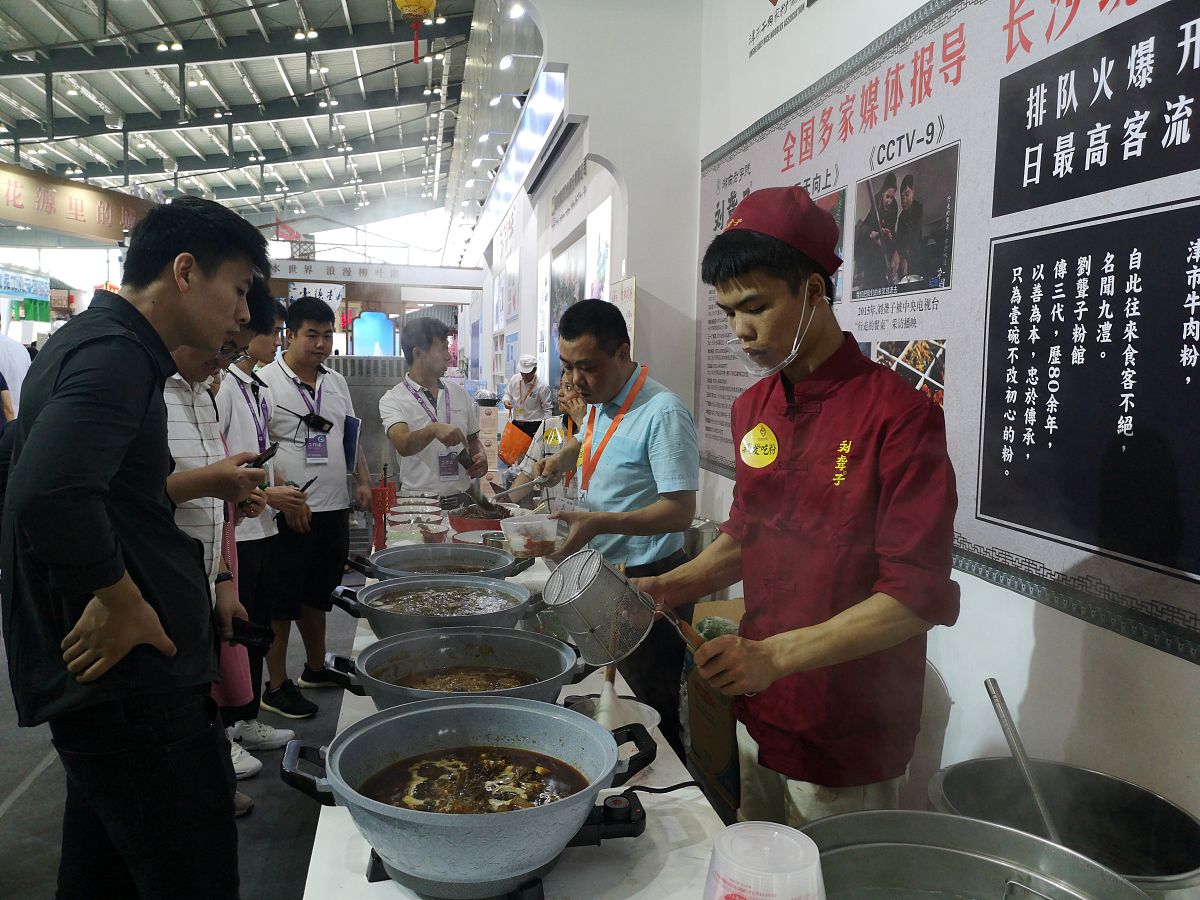 四川省巴中市职业中学中餐烹饪专业课程设置：培养实用型餐饮人才