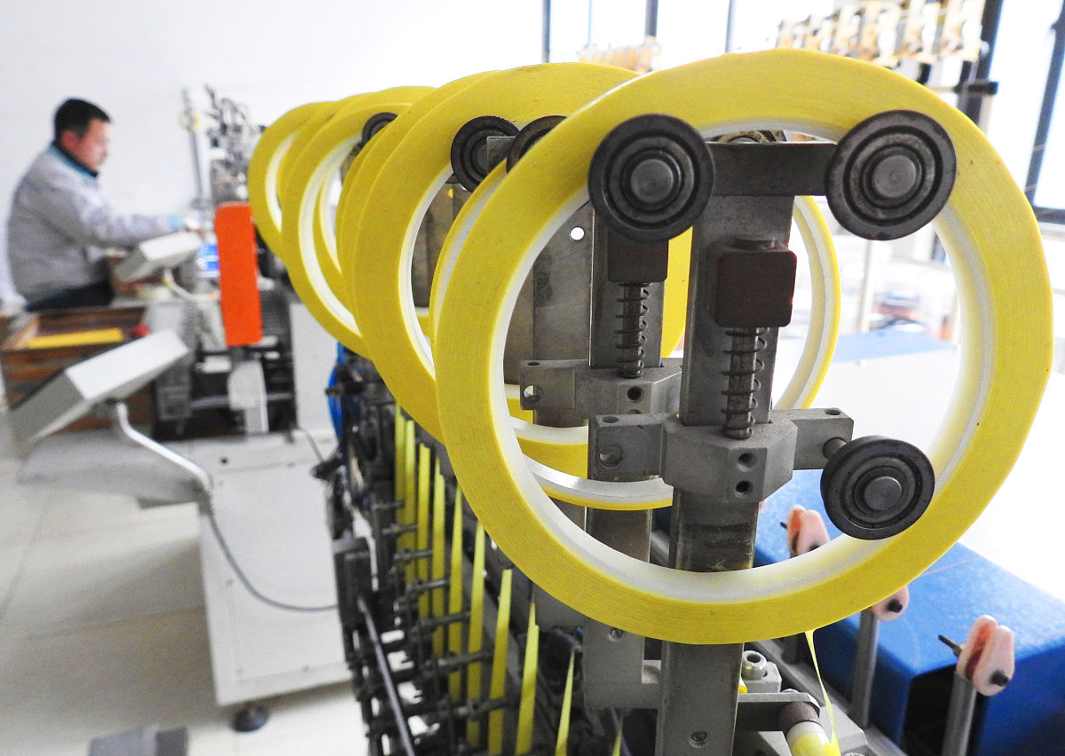 将以下文字降重；这是由于其材料本身的稳定性更高同时也可以通过优化器件结构和制备工艺来提高器件的稳定性。