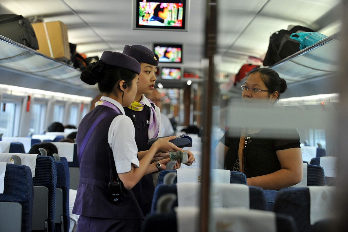 阐述200字：顾客满意度在轨道交通领域的相关研究存在哪些不足