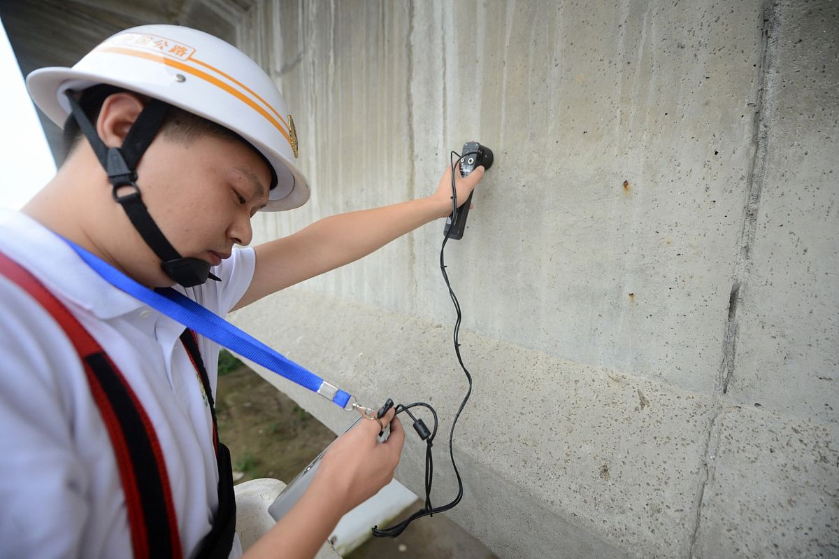 接地时刻仰俯角对飞行员技术影响大吗？