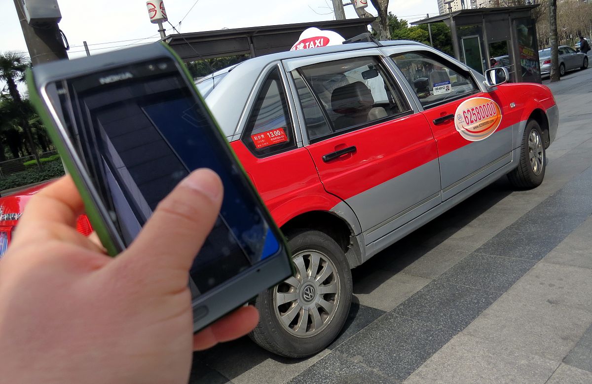 上海出租车司机每月净收入