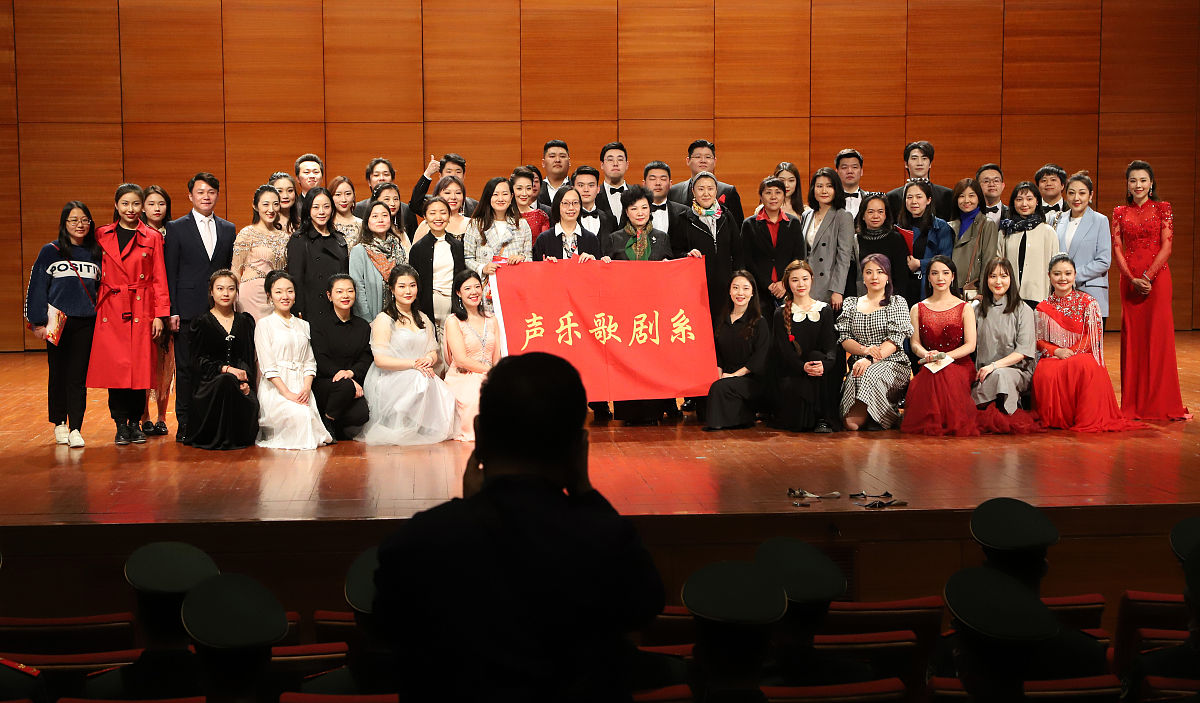 延边大学学生干部参观活动：感受历史底蕴，激发爱校情怀