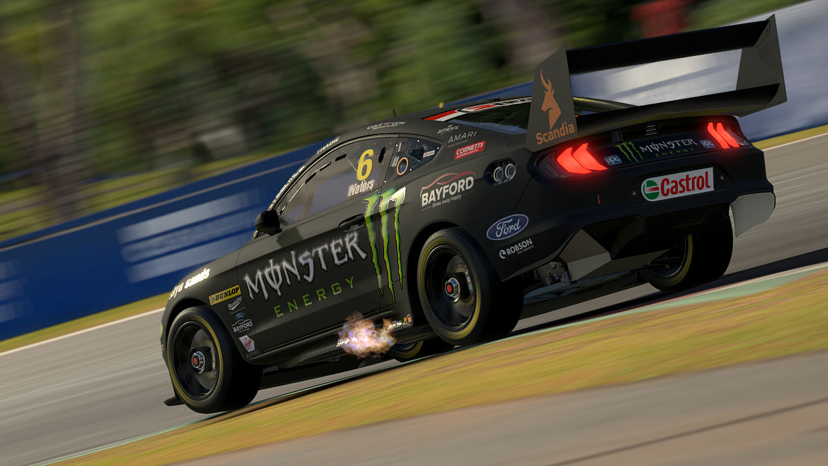 三菱EVO则凭借着强大的四驱系统曾蝉联多届WRC冠军。这个部分多写一点大概100字