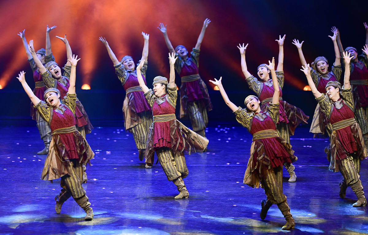 以舞蹈《盅碗舞》为例分析蒙古族艺术风格 3000字