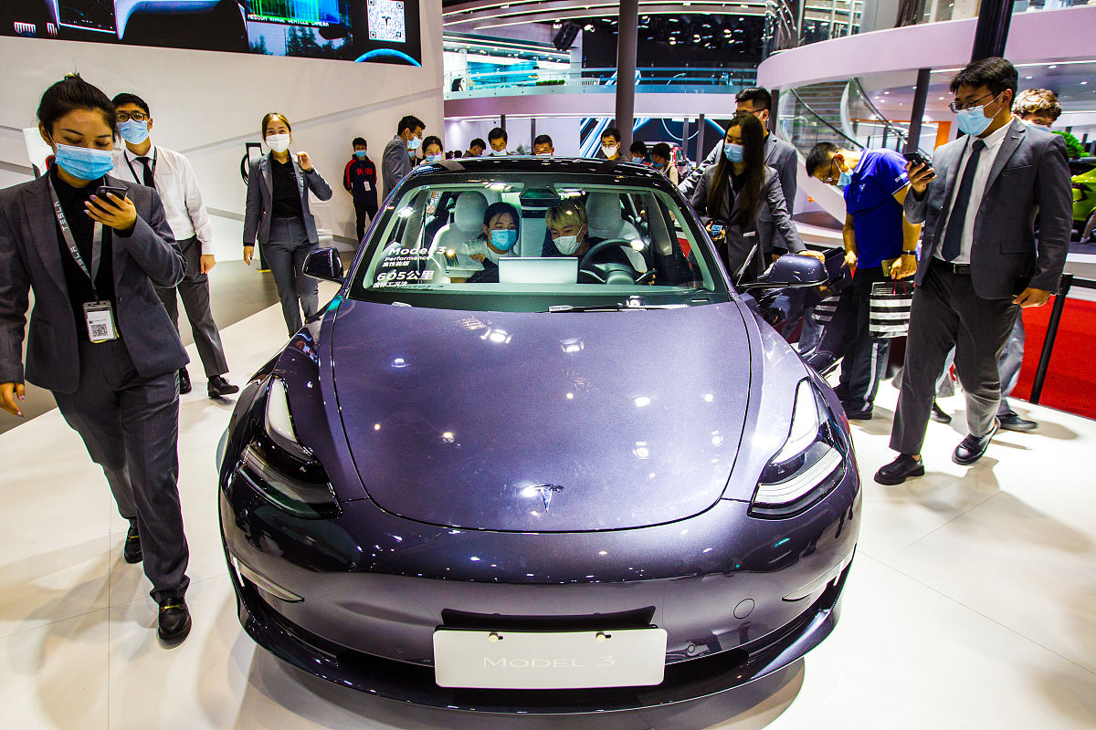2021年4月27日,2021上海国际车展,特斯拉汽车展台,特斯拉model 3.