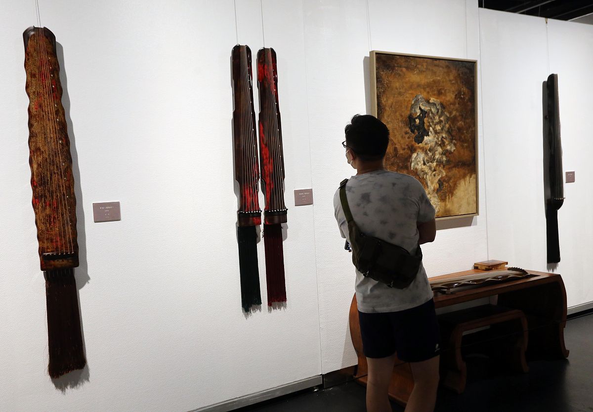 2020年7月26日,南京,"超链接——漆·艺对话"展亮相江苏省美术馆,43件